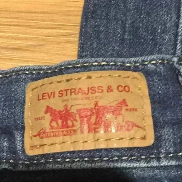 Levi’s 528 Curvy Cut Jeans Size 9M - Picture 8 of 8